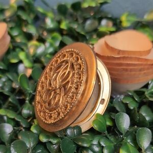 Ornate vtg Gold-Tone Locket Pendant